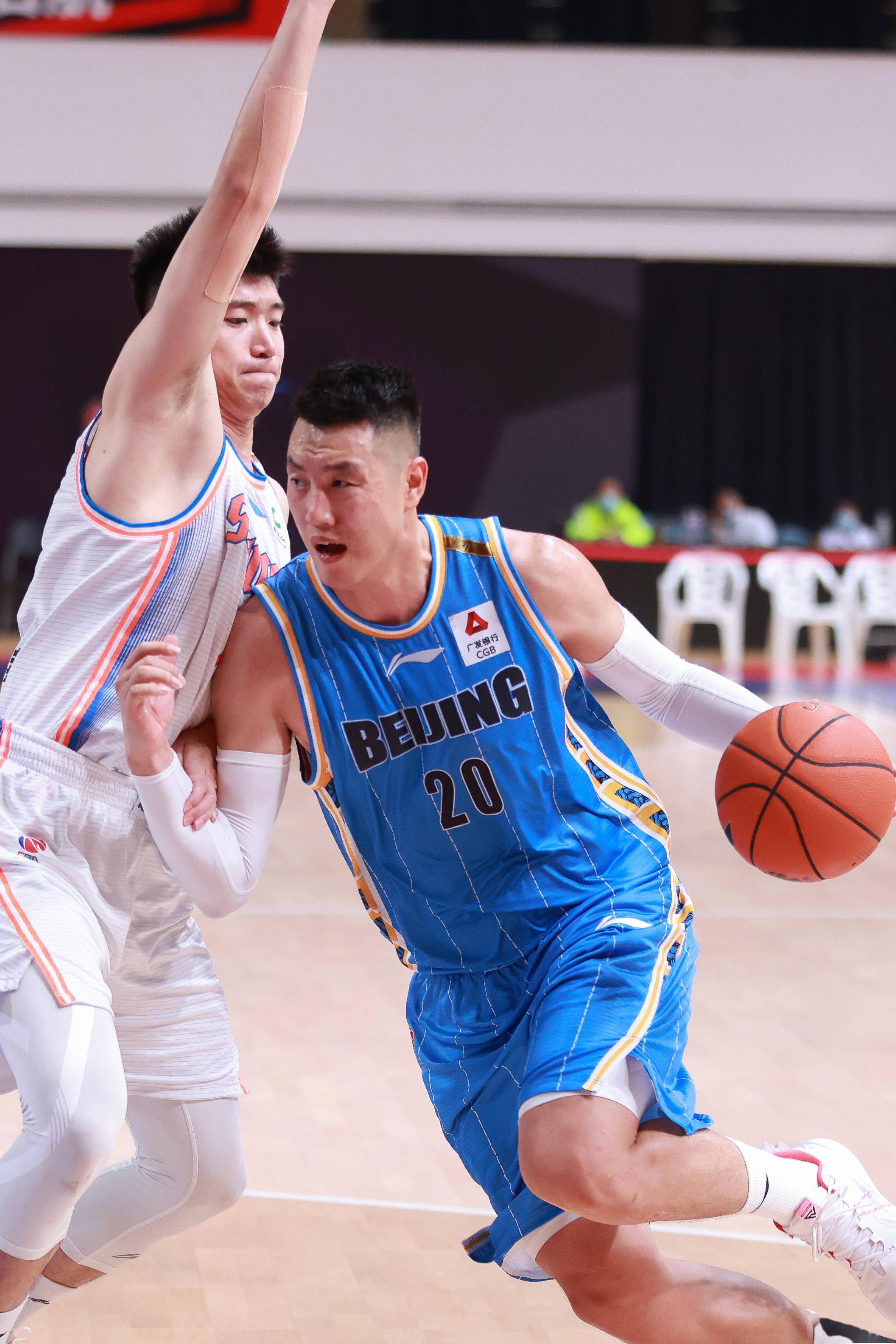 还帮助他在 还帮助他在